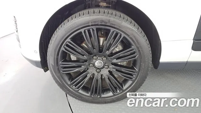Land Rover Range Rover 2021 thumb 5