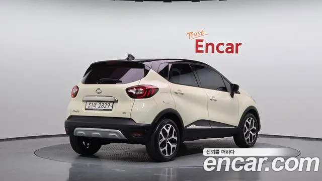 Renault-KoreaSamsung Captur 2018 thumb 2