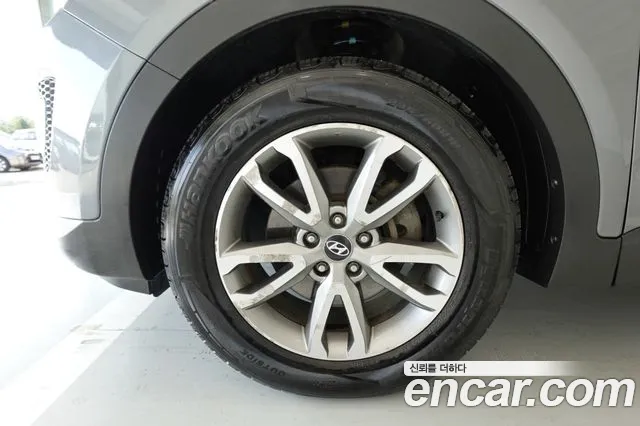 Hyundai Santa Fe 2012 thumb 5