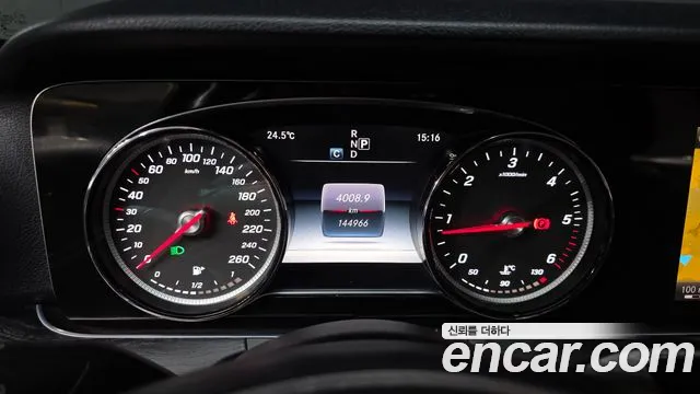 Mercedes-Benz E-Класс 2016 thumb 8
