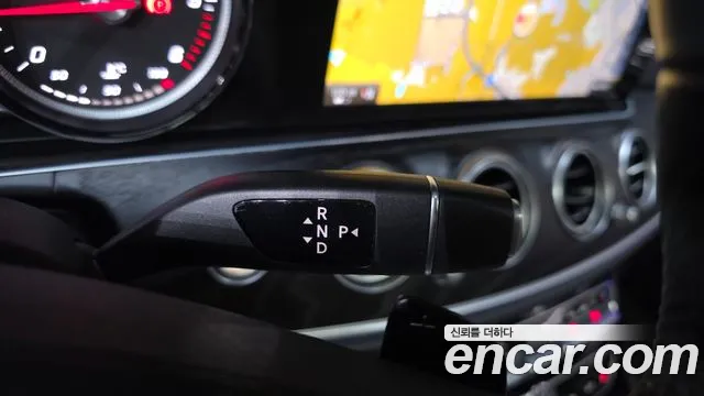 Mercedes-Benz E-Класс 2016 thumb 9