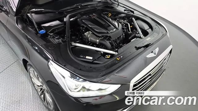 Genesis G90 2018 thumb 6