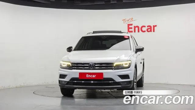 Volkswagen Tiguan 2018 thumb 3