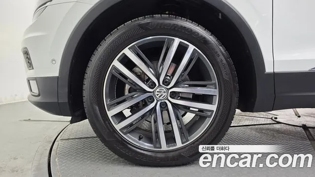 Volkswagen Tiguan 2018 thumb 5
