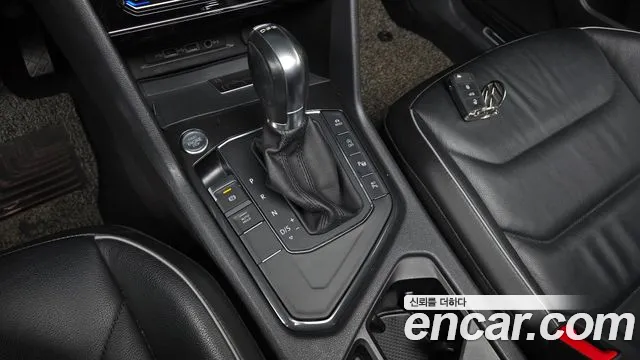 Volkswagen Tiguan 2018 thumb 9