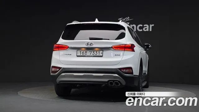 Hyundai Santa Fe 2019 thumb 4