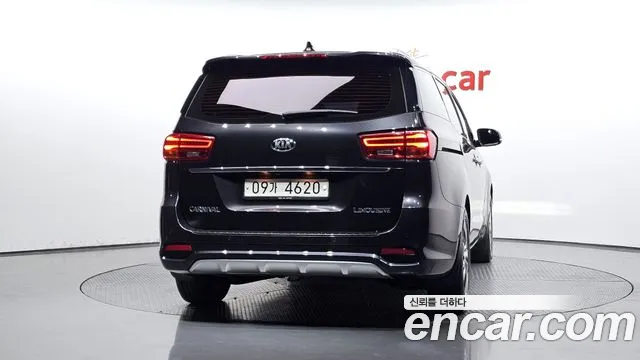 Kia Carnival 2019 thumb 3
