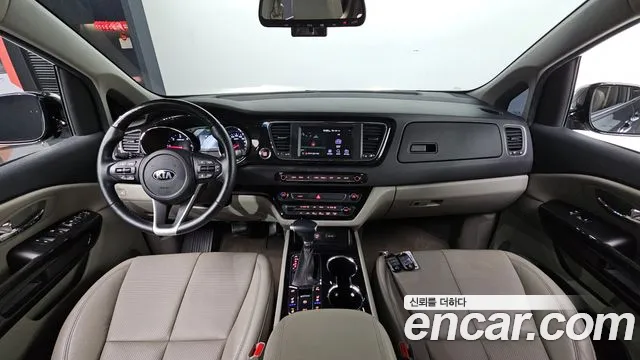 Kia Carnival 2019 thumb 6