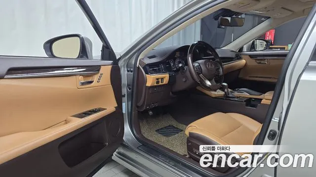 Lexus ES 2017 thumb 9
