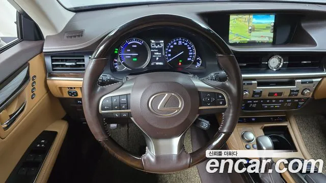 Lexus ES 2017 thumb 11