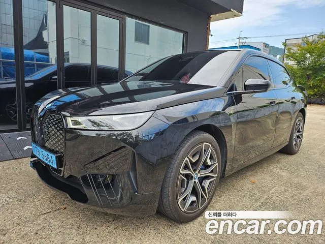 BMW iX 2023 thumb 2