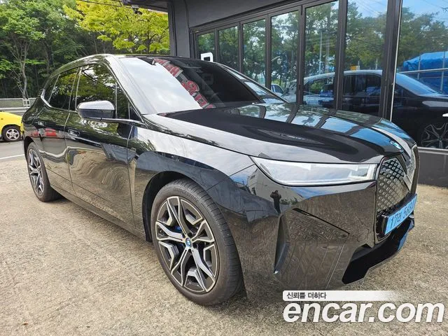 BMW iX 2023 thumb 4