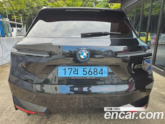 BMW iX 2023 thumb 6