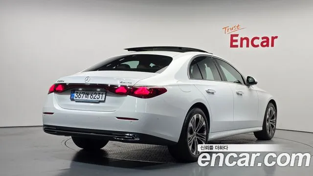 Mercedes-Benz E-Класс 2026 thumb 2