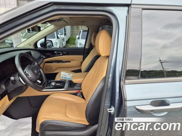 Kia Carnival 2021 thumb 8