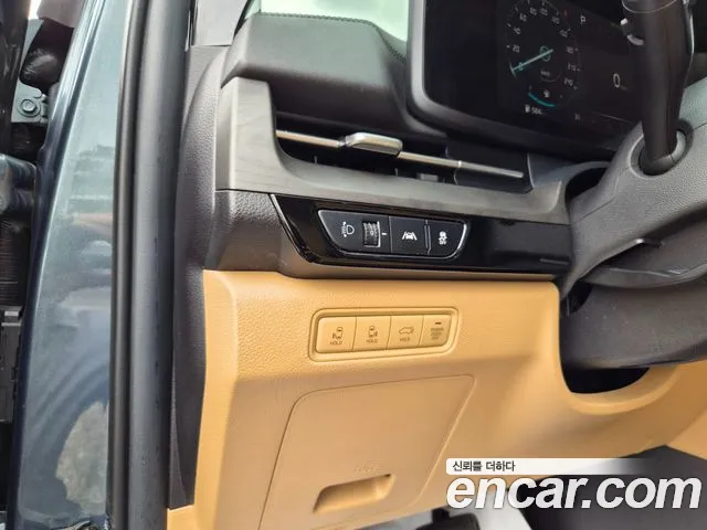 Kia Carnival 2021 thumb 10