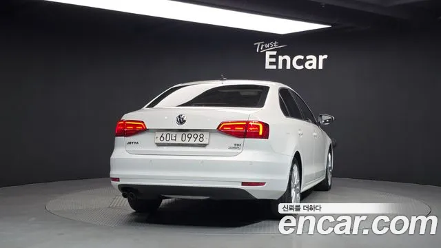 Volkswagen Jetta 2015 thumb 4
