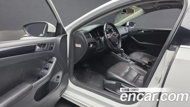 Volkswagen Jetta 2015 thumb 10