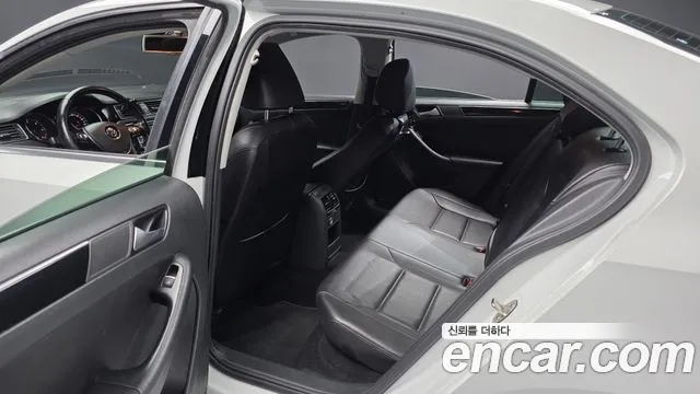Volkswagen Jetta 2015 thumb 12