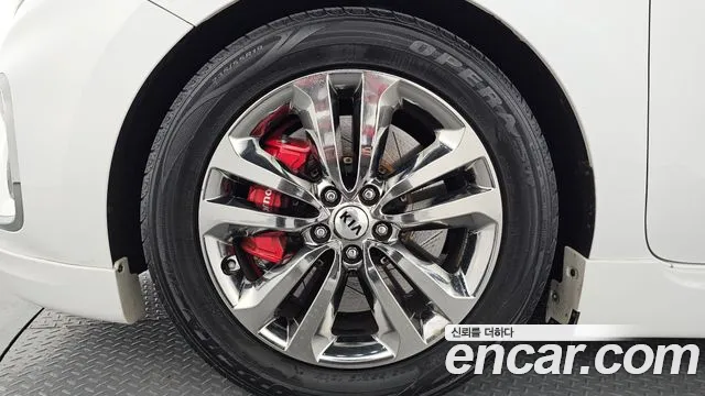 Kia Carnival 2018 thumb 5