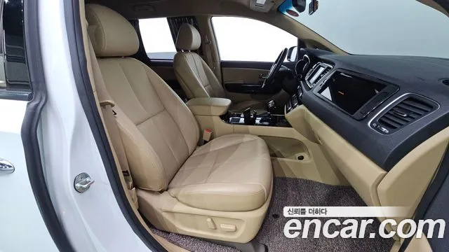 Kia Carnival 2018 thumb 11