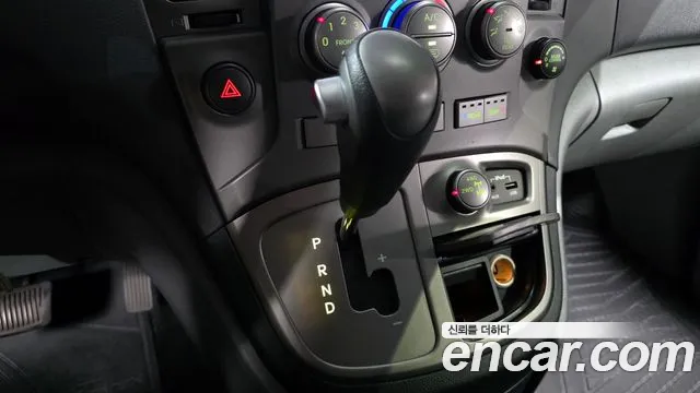Hyundai Starex 2014 thumb 9