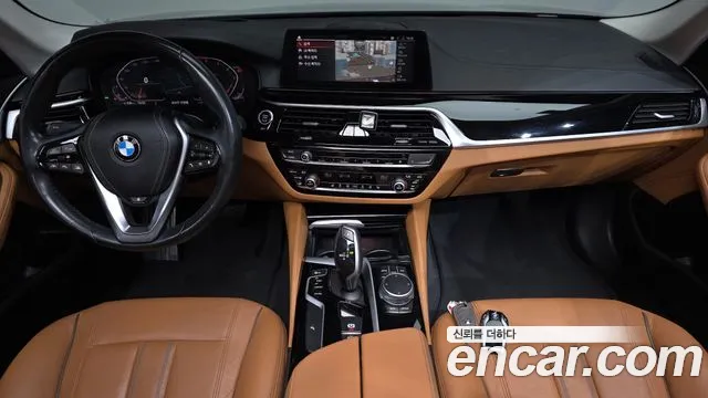 BMW 5-Series 2020 thumb 6