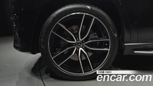 Mercedes-Benz GLS 2024 thumb 5