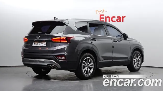 Hyundai Santa Fe 2018 thumb 2