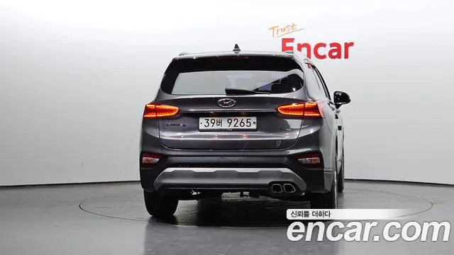 Hyundai Santa Fe 2018 thumb 4