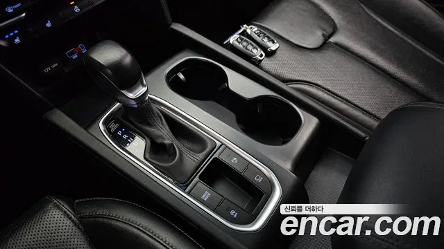 Hyundai Santa Fe 2018 thumb 9