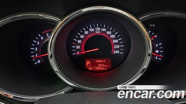 Kia Sorento 2010 thumb 8