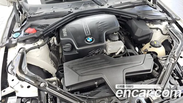 BMW 4-Series 2016 thumb 6