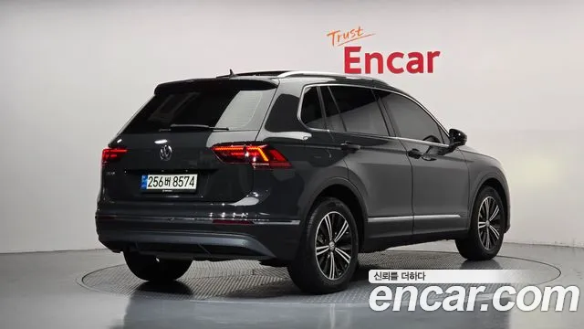 Volkswagen Tiguan 2020 thumb 2