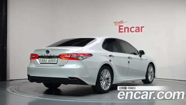 Toyota Camry 2018 thumb 2