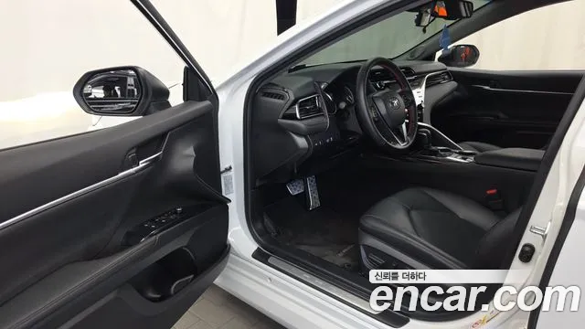 Toyota Camry 2018 thumb 10