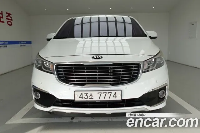 Kia Carnival 2015 thumb 3