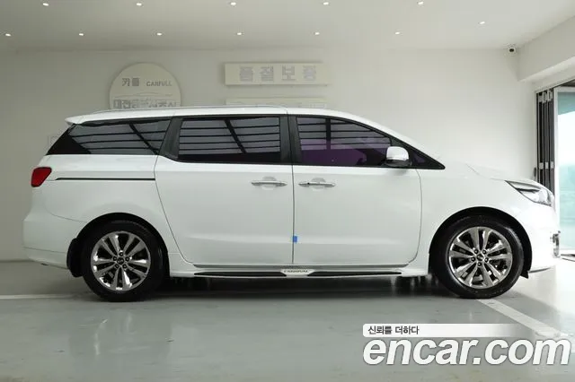 Kia Carnival 2015 thumb 6