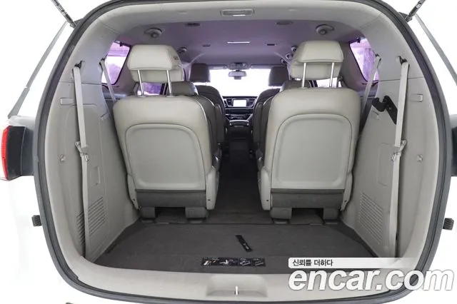 Kia Carnival 2015 thumb 7