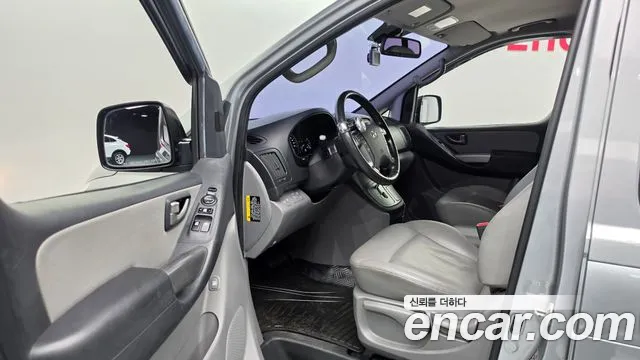 Hyundai Starex 2017 thumb 10