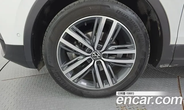 Volkswagen Tiguan 2022 thumb 5
