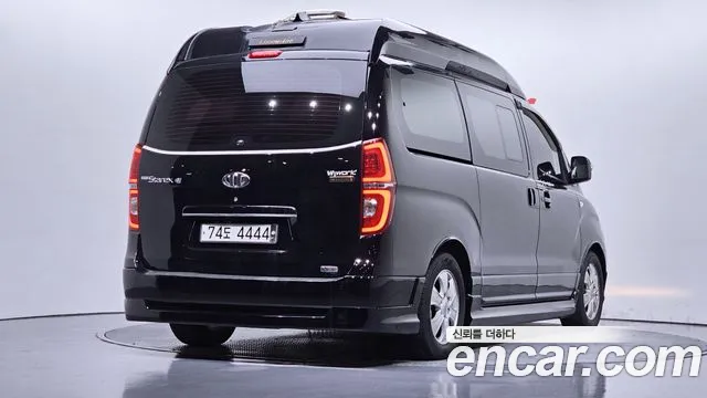 Hyundai Starex 2012 thumb 2
