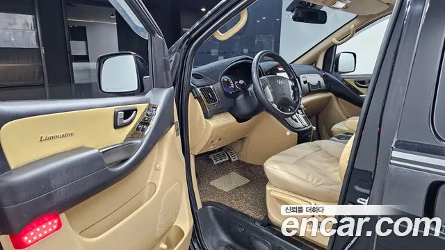 Hyundai Starex 2012 thumb 10