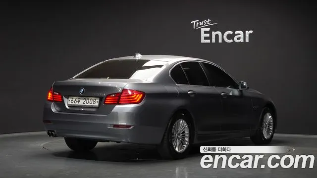 BMW 5-Series 2014 thumb 2