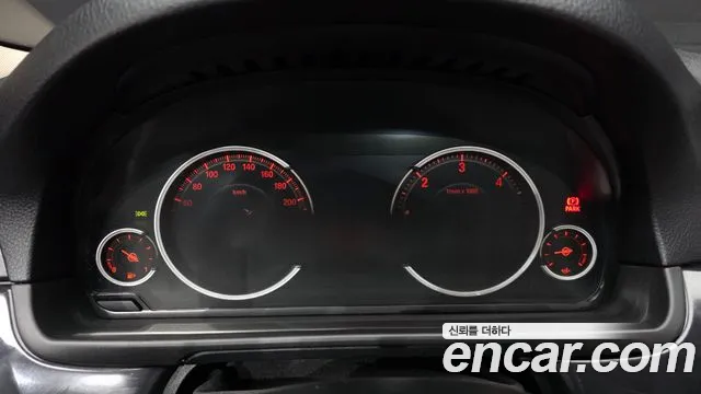 BMW 5-Series 2014 thumb 8