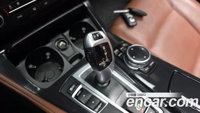 BMW 5-Series 2014 thumb 9