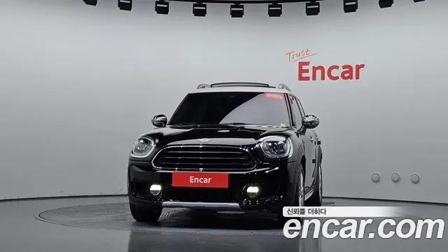 MINI Countryman 2018 thumb 2