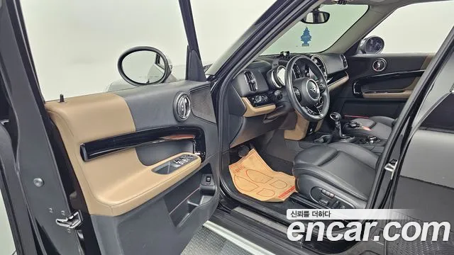 MINI Countryman 2018 thumb 9