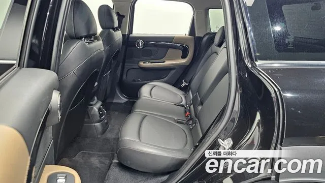MINI Countryman 2018 thumb 10