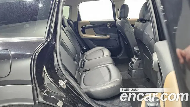 MINI Countryman 2018 thumb 11